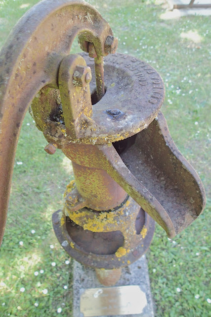 image-923334-Sodavilles_Original_Water_Pump-8f14e.JPG